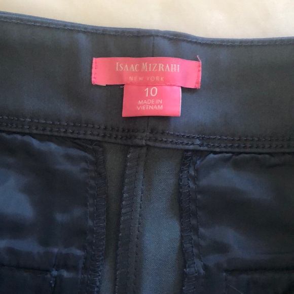 Isaac Mizrahi | Tailored Short - Picture 3 of 7